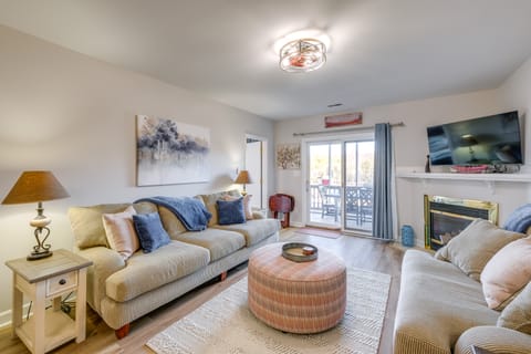 Dog-Friendly Condo on Smith Mountain Lake Apartment in Smith Mountain Lake