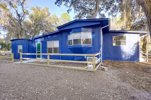 Steps to Orange Lake: Pet-Friendly Getaway! House in Florida