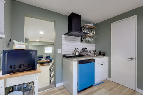 Steps to Orange Lake: Pet-Friendly Getaway! House in Florida