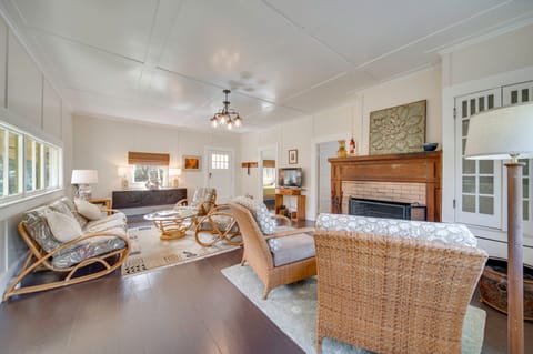 Lush Island Oasis Near Volcanoes National Park House in Volcano