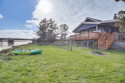 Cape House Retreat: Riverfront w/ Beach Access! House in Pacific City
