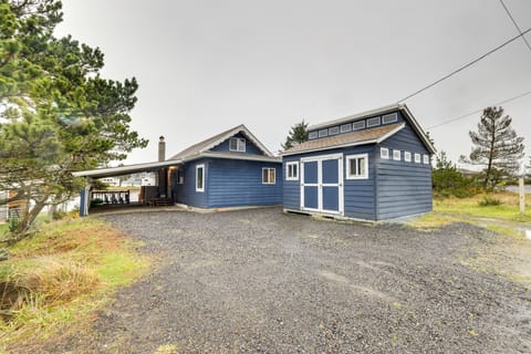 Cape House Retreat: Riverfront w/ Beach Access! House in Pacific City