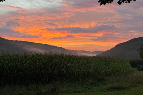 Restored Vermont Home & 'Cook's Country' TV Set House in Vermont