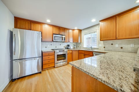 Central to Everything! Prime Seattle Townhome Apartment in Lake Union