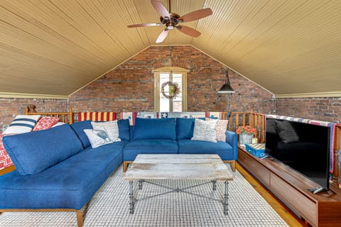 1 Block to Main St: 'Second Street Carriage House' Apartment in Indiana