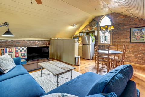 1 Block to Main St: 'Second Street Carriage House' Apartment in Indiana