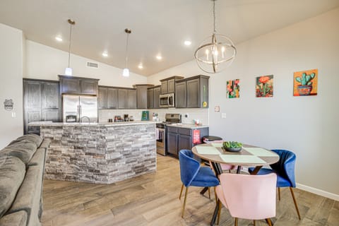 Near Parks & Venues: Upper Valley Family Home! House in El Paso