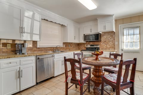 5 Mi to Broadway Fun! Group-Ready Nashville Home House in Nashville