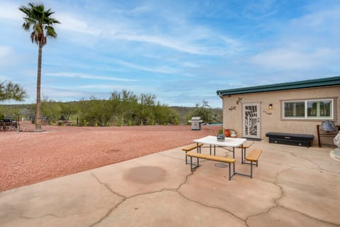Cowboy Casita in Wickenburg! Equestrian Getaway Apartment in Maricopa County