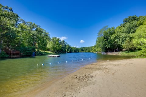 Trails, Golf & Beaches! Luxe Innsbrook Resort Stay House in Innsbrook