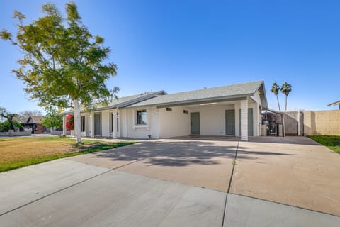 Snowbird Haven w/ Hot Tub! 3 Mi to Dtwn Chandler House in Gilbert