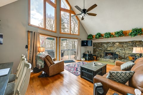 Family-Friendly Perks! Secluded Tuckasegee Haven House in Tennessee