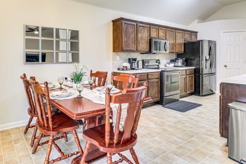 1 Mi to Lake Pflugerville! Charming Family Home House in Pflugerville