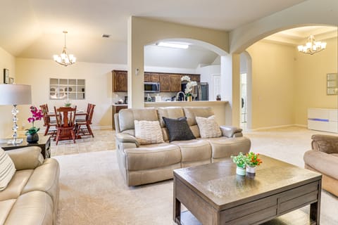 1 Mi to Lake Pflugerville! Charming Family Home House in Pflugerville