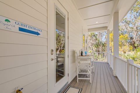 Walk to Springs, 700 Ft to Dtwn! Crystal River Gem House in Crystal River