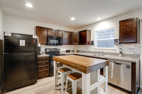 1 Mi to Resort Marina! Greenbackville Retreat House in Chincoteague Island