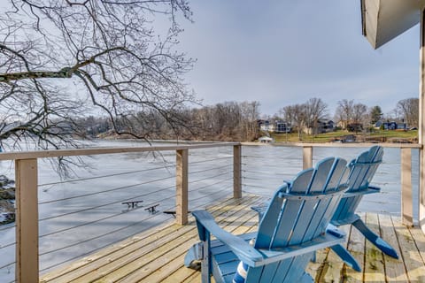 Lake Freeman Gem w/ Dock Access & Sunset View! Apartment in Indiana