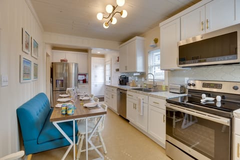 1 Mi to UA Campus: Walkable Midtown Getaway! House in Tuscaloosa