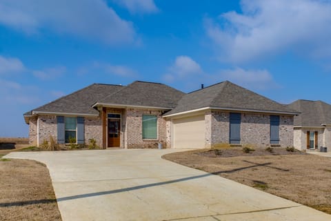 Near Plant & Data Center! Work-Ready Canton Base House in Mississippi