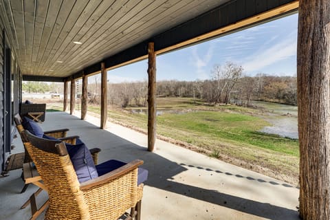 Cossatot River Retreat: Home w/ Fire Pit & Grill House in Arkansas