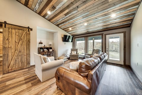 Cossatot River Retreat: Home w/ Fire Pit & Grill House in Arkansas