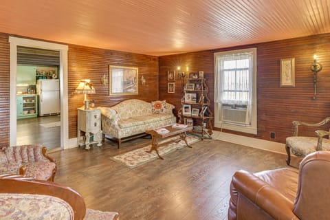 Fish, Hike & Relax: Lewisburg Home w/ Fire Pit! House in Kentucky