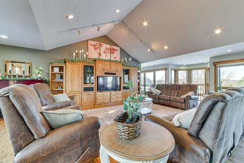 7,000 Sq Ft! Private Rapid City Estate w/ Pool House in Michigan