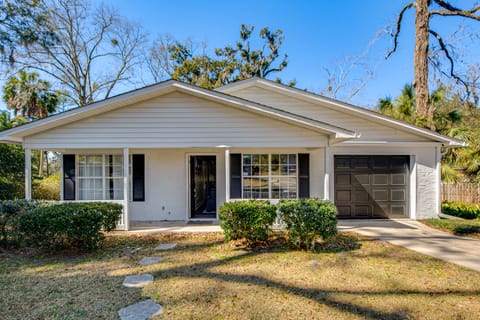 2 Mi to FSU: Pet-Friendly Retreat w/ Private Yard House in Tallahassee