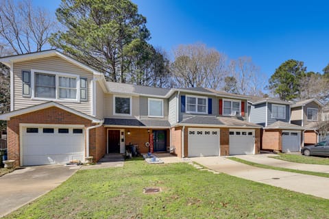 Great for Families! Quiet Auburn Getaway w/ Deck Apartment in Auburn