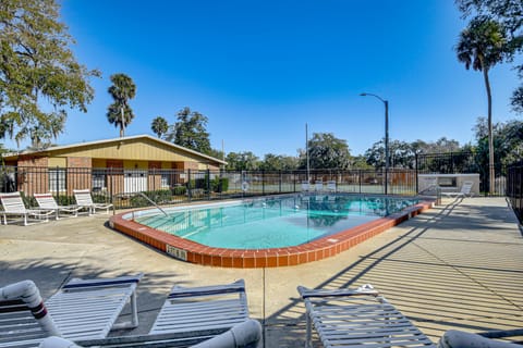 Sun, Sand & Poolside Relaxation! Ormond Beach Unit Apartment in Ormond Beach