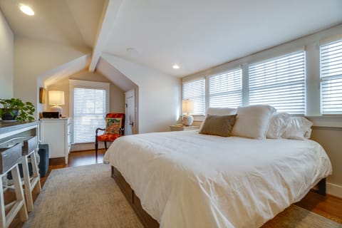 1 Mi to Centennial Park, Couple's West End Retreat Apartment in Nashville