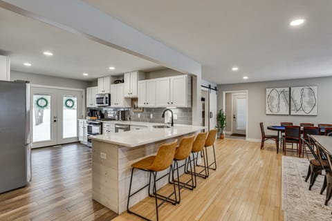 Hot Tub, Dock & Sauna! 'Lake Wisconsin Retreat' House in Wisconsin