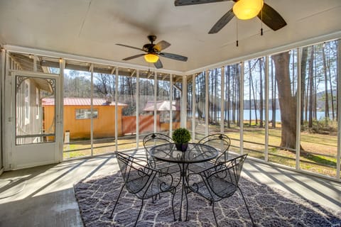 Angler’s Dream: Lake Guntersville Escape w/ Views! House in Alabama