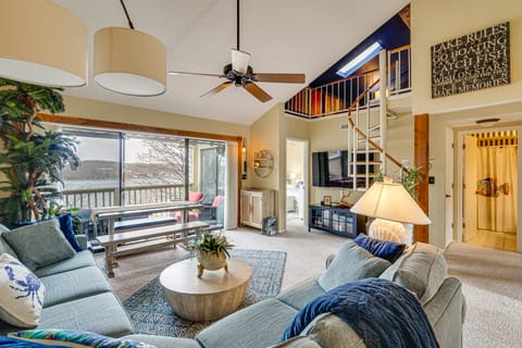 180 Main Channel View! Poolside Apt in Osage Beach Apartment in Lake of the Ozarks