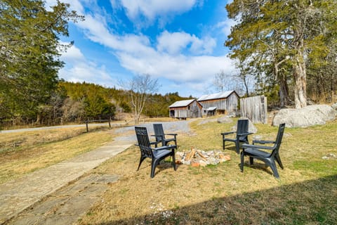 3+ Picturesque Acres! Historic Lexington Farmhouse House in Shenandoah Valley