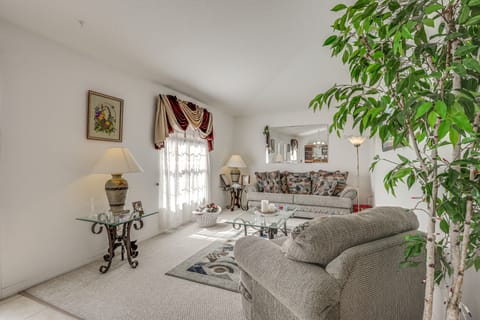 8 Mi to Sea! Snowbird Haven w/ Porch in Palm Coast House in Palm Coast