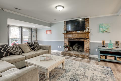 Family & Pet Friendly! Home 6 Mi to Surfside Beach House in Socastee