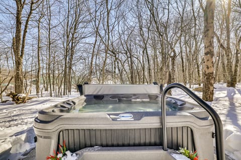 Private Hot Tub + Lake Access: Poconos Escape! House in Coolbaugh Township