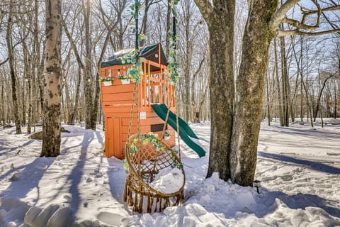 Private Hot Tub + Lake Access: Poconos Escape! House in Coolbaugh Township