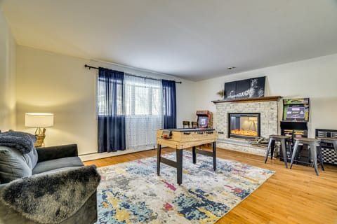 Private Hot Tub + Lake Access: Poconos Escape! House in Coolbaugh Township