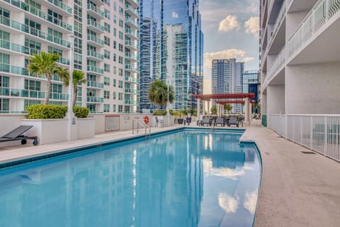 Luxe Miami Vice Condo! Bay Views & Pool Access Apartment in Brickell