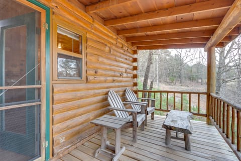 Hike, Play On-Site: Eureka Springs Cabin Near Dtwn House in Arkansas