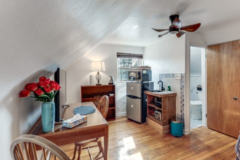 3 Mi to UD & Kettering Health! Suburban Stay Apartment in Kettering