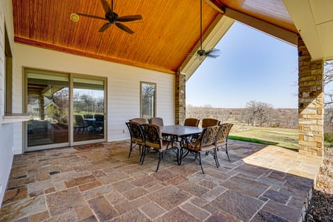 'Post Oak Estate' w/ Pool & Spa on 16 Acres House in Texas