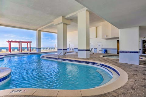 Gulf-Front Fun! Majestic Beach Resort Condo Apartment in Long Beach