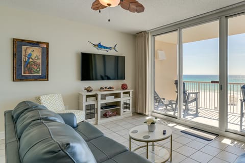Gulf-Front Fun! Majestic Beach Resort Condo Apartment in Long Beach