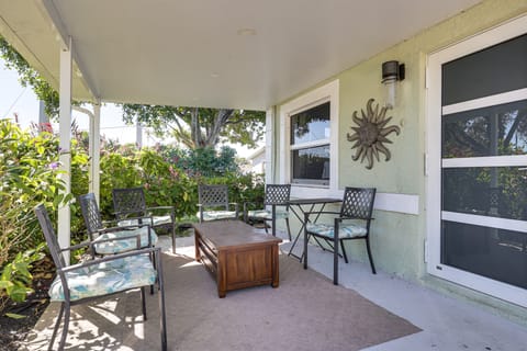 Sun-Drenched Sanctuary Near Las Olas & Beaches! House in Fort Lauderdale