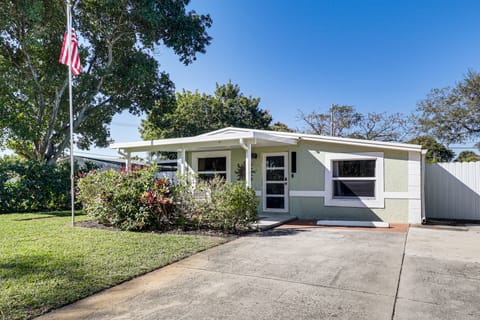 Sun-Drenched Sanctuary Near Las Olas & Beaches! House in Fort Lauderdale