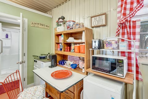3 Mi to Dtwn: Wichita Falls Gem w/ Private Sauna! Cottage in Wichita Falls