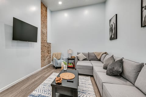 Hike, Bike & Explore: Cozy Horse Cave Getaway! House in Kentucky